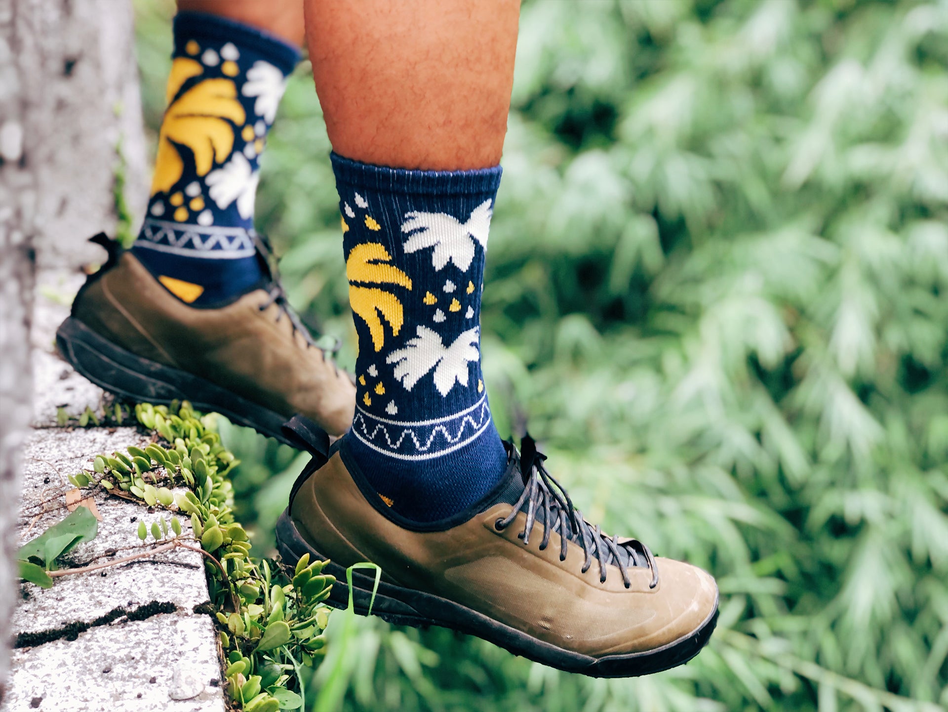 extended arch compression zone designed to enhance comfort and reduce foot fatigue

